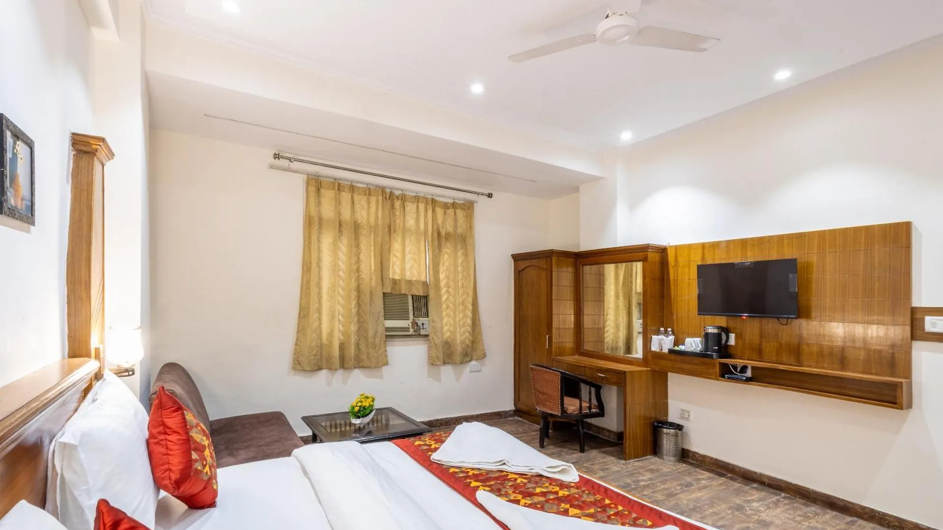 Hotel Garden View Karol Bagh Delhi